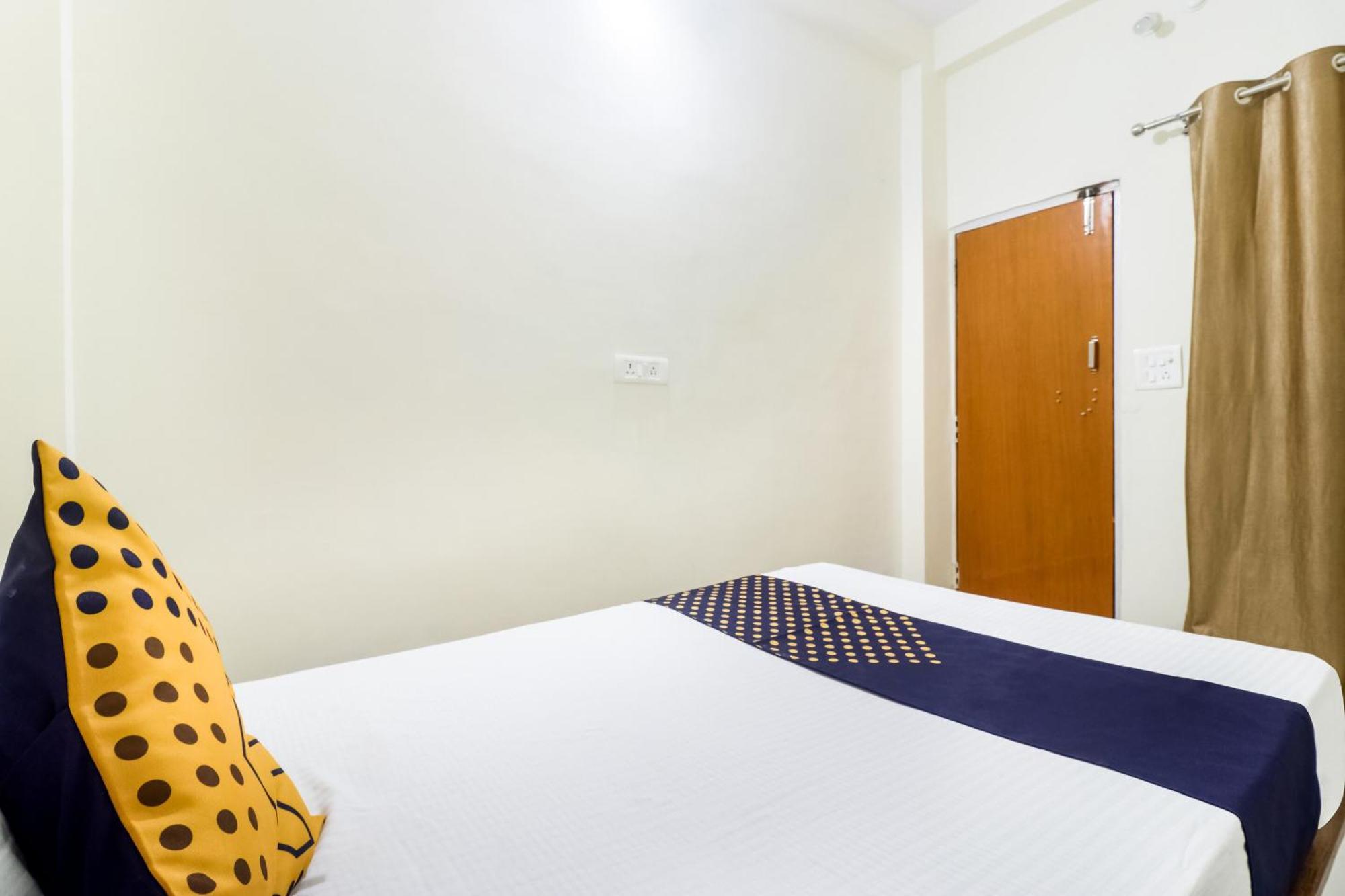 Oyo 40073 Yash Homestay Samarda Kaliāsot Exterior foto