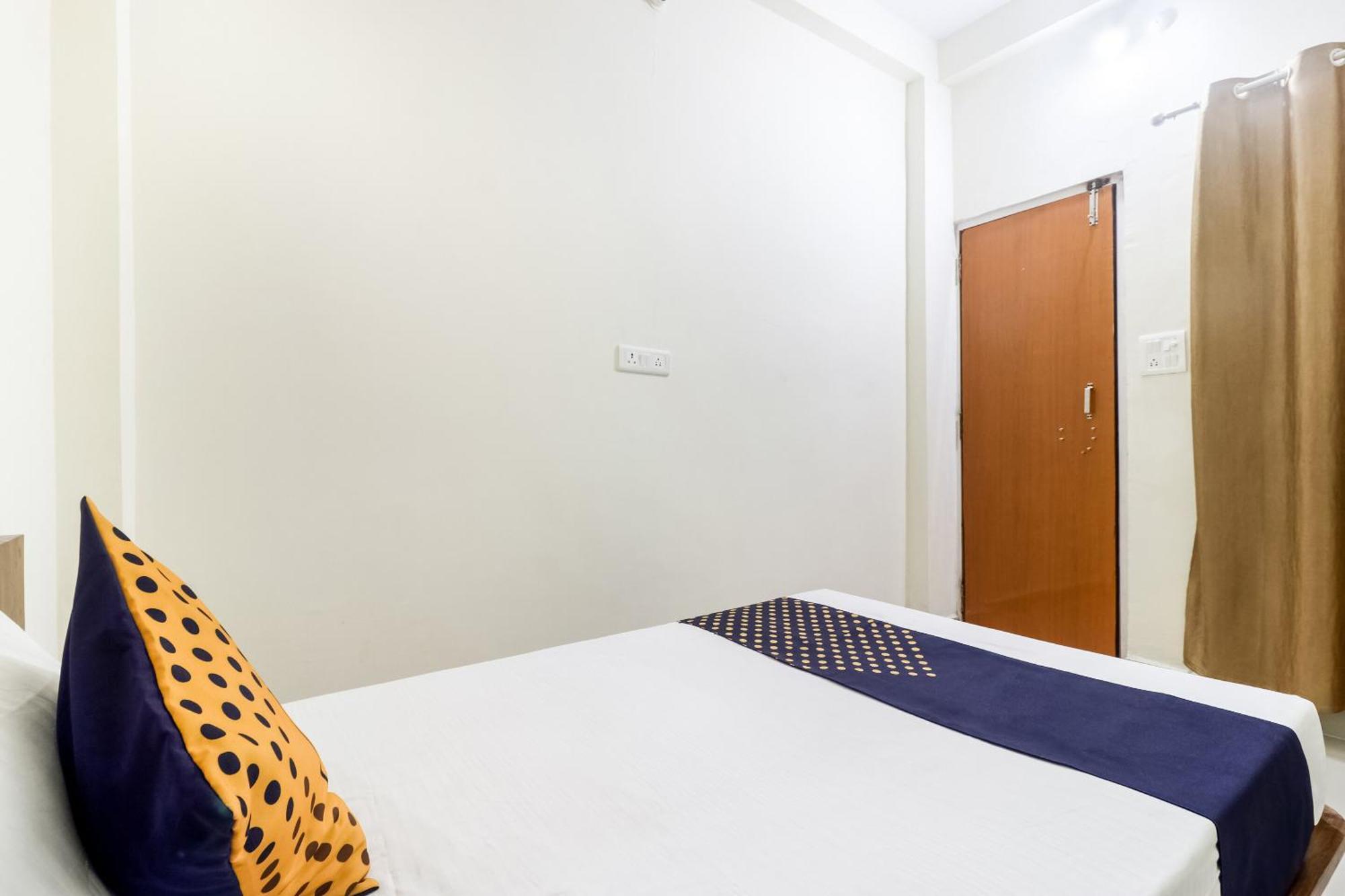 Oyo 40073 Yash Homestay Samarda Kaliāsot Exterior foto